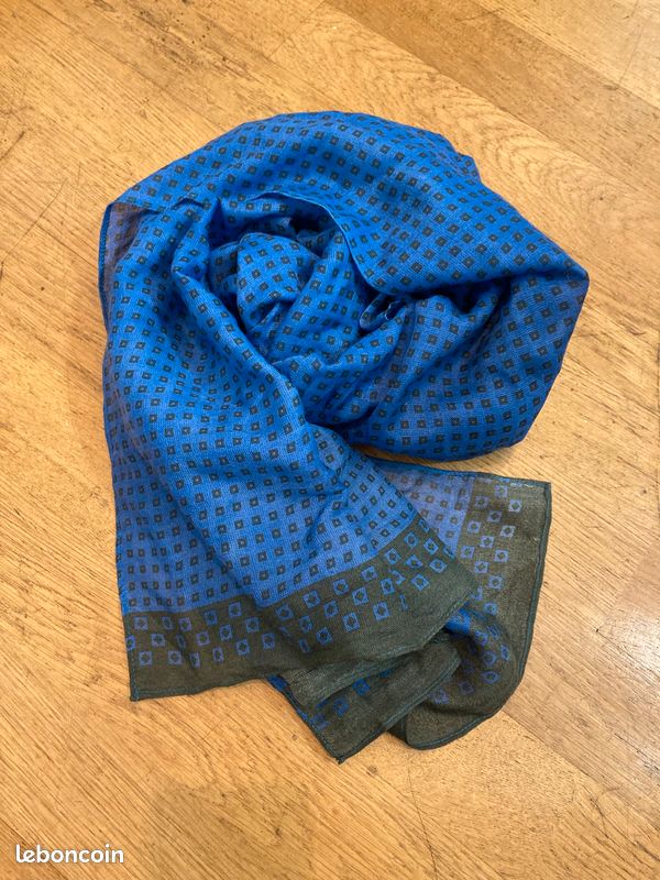 Echarpe et foulard en plumes d'occasion - Annonces accessoires et bagagerie  leboncoin