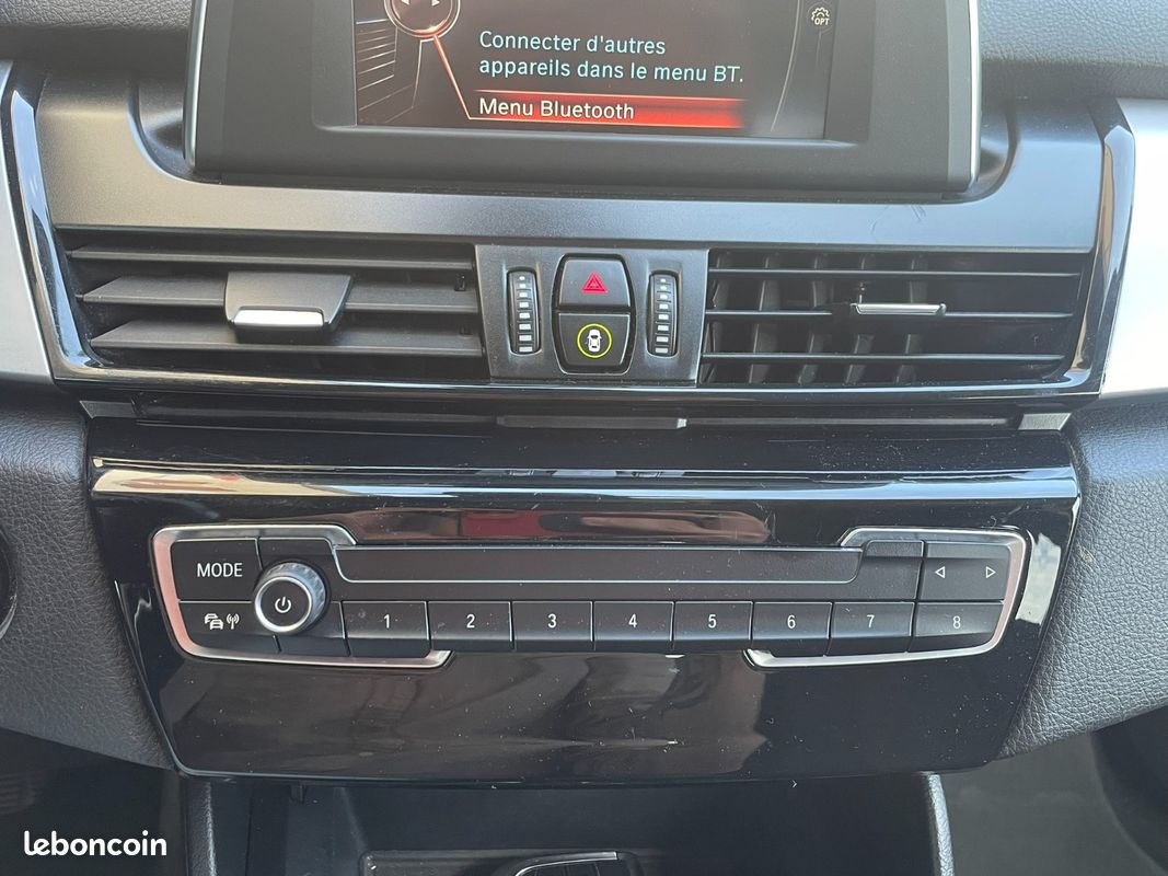 BMW SERIE 2 ACTIVE TOURER F45 218d 150 ch Lounge A - RADARS AV/AR - LIMITEUR DE VITESSE (image 26)