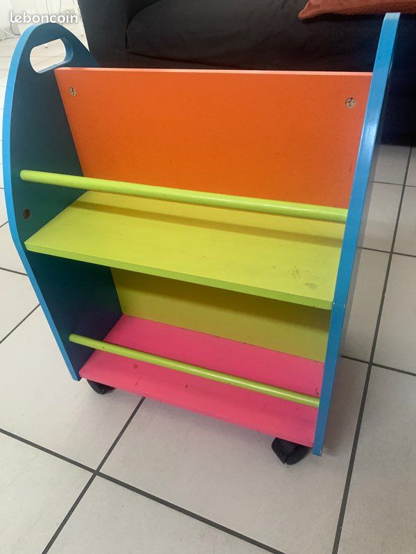 Bibliothèque enfants (image 1)