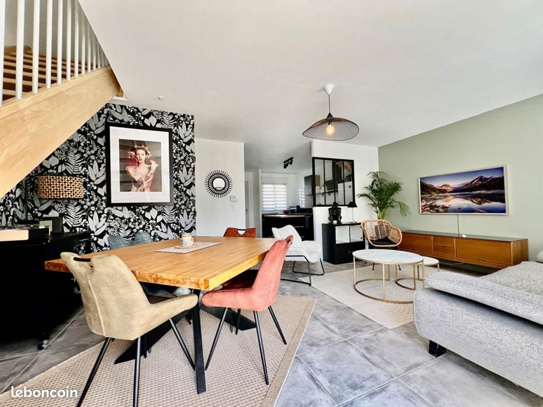 Maison 5 pièces 81 m² · à Le Mesnil-Esnard · 81 m² · 243 800 €