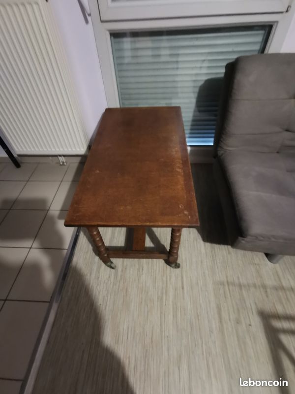 Table basse à roulette (image 1)