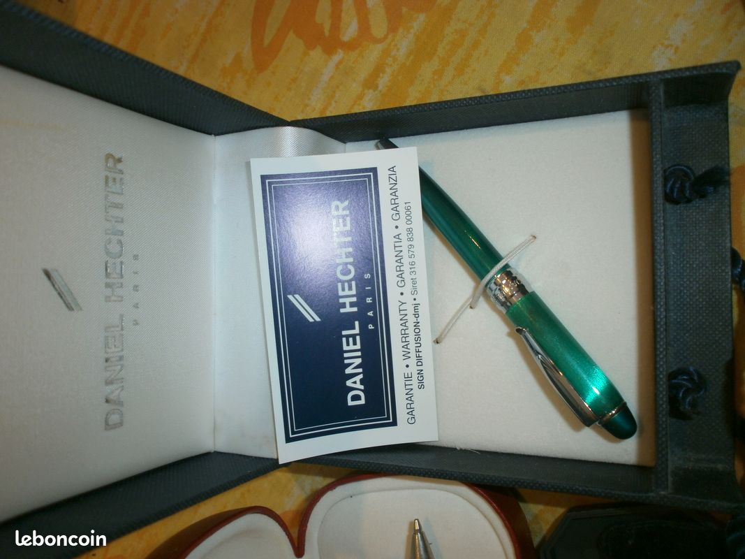 Lot de stylos (image 1)