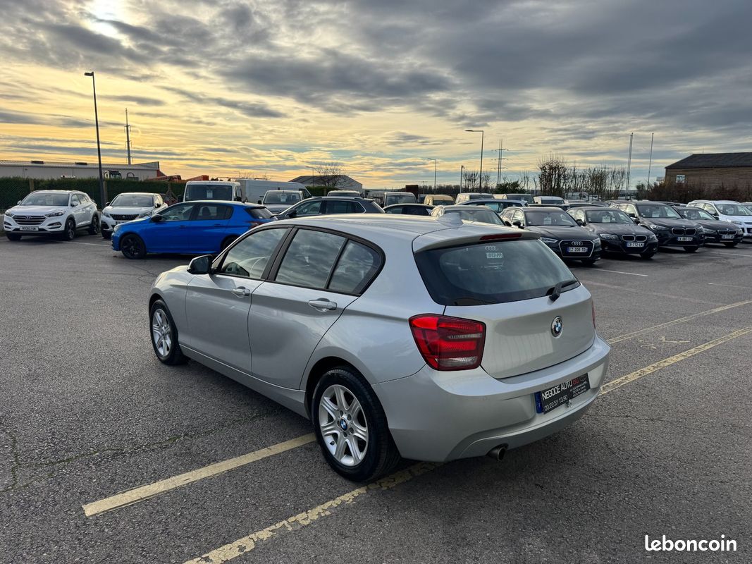 BMW SERIE 1 F20 LCI Lounge 116d 116 CV 03/2015 215900 MOTEUR À CHAINE GPS BLUETOOTH (image 5)