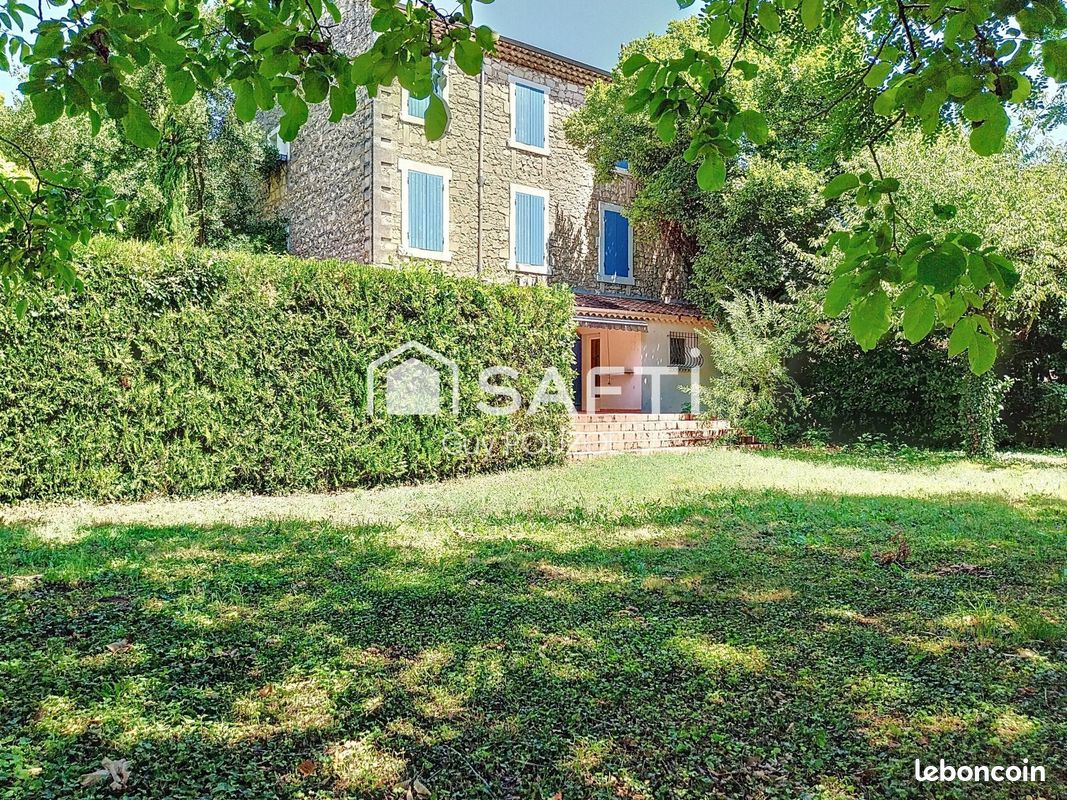 Maison 14 pièces 320 m² · à Pierrelatte · 320 m² · 497 000 €