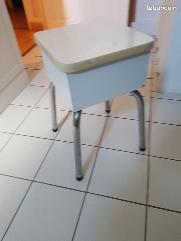 Tabouret avec caisson rangement bois pieds inox faire offre (image 1)