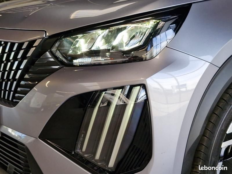 Peugeot 2008 1.2 100ch S&S Allure (image 9)