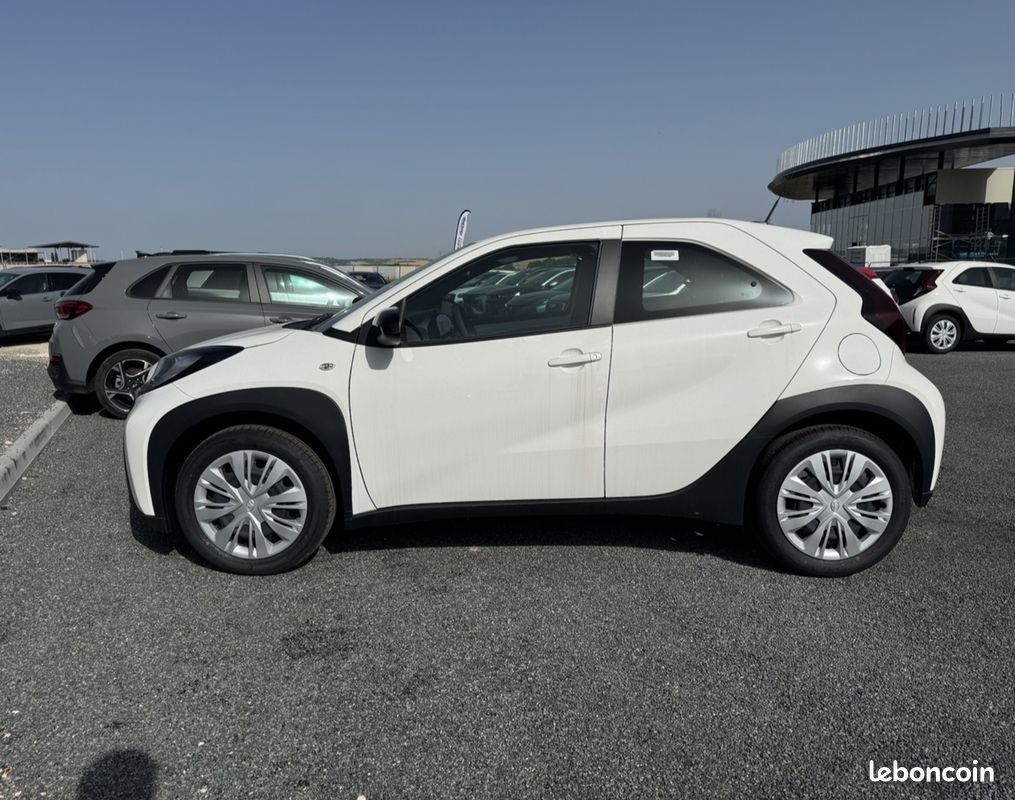 Toyota AYGO X 1.0 VVT-I 72CH DYNAMIC MY24 (image 8)