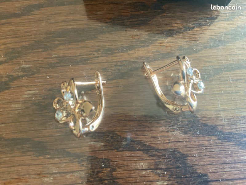 Boucles D'Oreille Papillons Zircons Noirs Tres.Or - Acier Inoxydable, Neuf