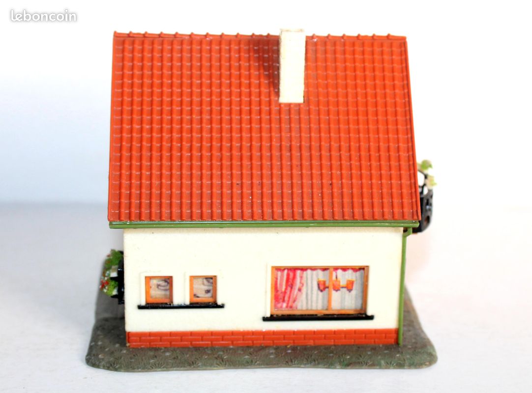 Maquette Faller 412 - Maison Jumelée Avec Magasin, Auto-école Et Diététique - HO