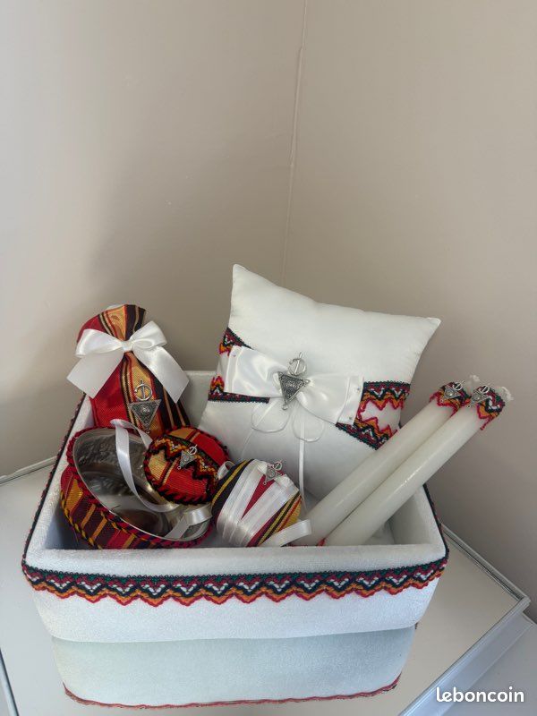 Ensemble De Coussinets De Selle Numnah - Avec Capot Assorti Et Bijoux, Neuf