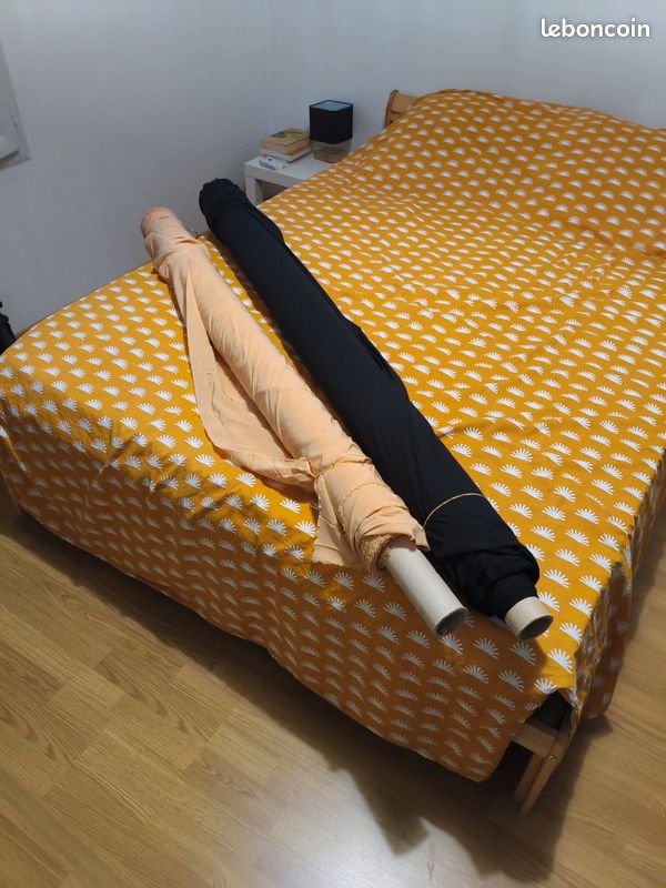 Rouleaux de tissu (image 1)