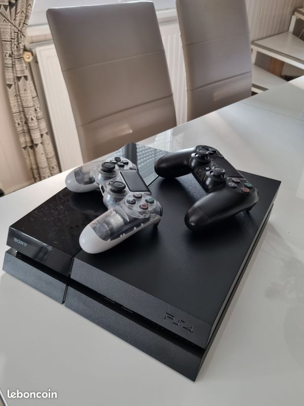 Playstation 4 + 27 jeux (image 1)