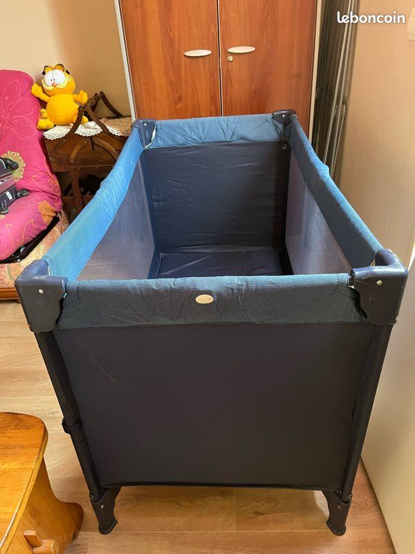 Lit bébé pliable (image 1)