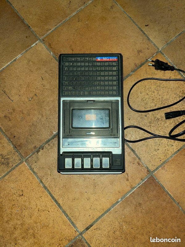Magnétophone Cassette Vintage Hermès W115 – Portable, Lecteur/enregistreur – Son Authentique