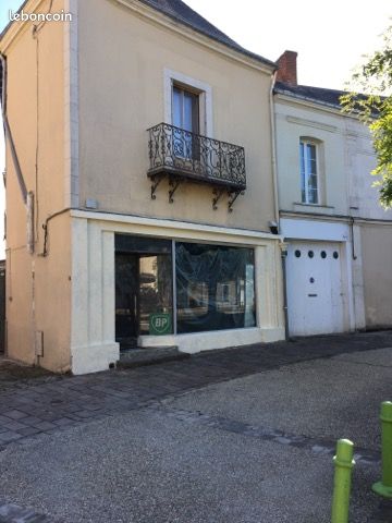 Maison 8 pièces 262 m² · à Noyant-Villages · 262 m² · 110 000 €