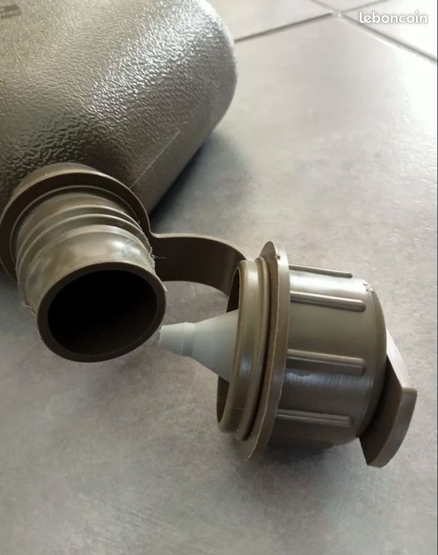 Gourde US Skilcrart, en plastique vert olive, neuve (image 3)