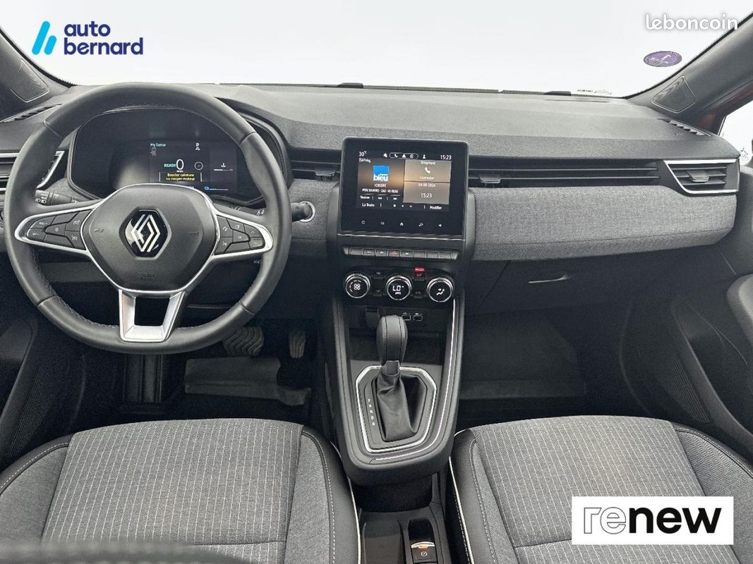 Renault Clio 1.6 E-Tech 145ch full hybrid Techno (image 8)