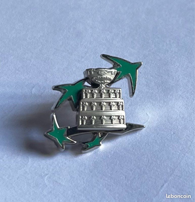 PIN'S ARTHUS BERTRAND Roland Garros Coupe simple messieurs couleur argent . Lire EUR 3,40 - FR