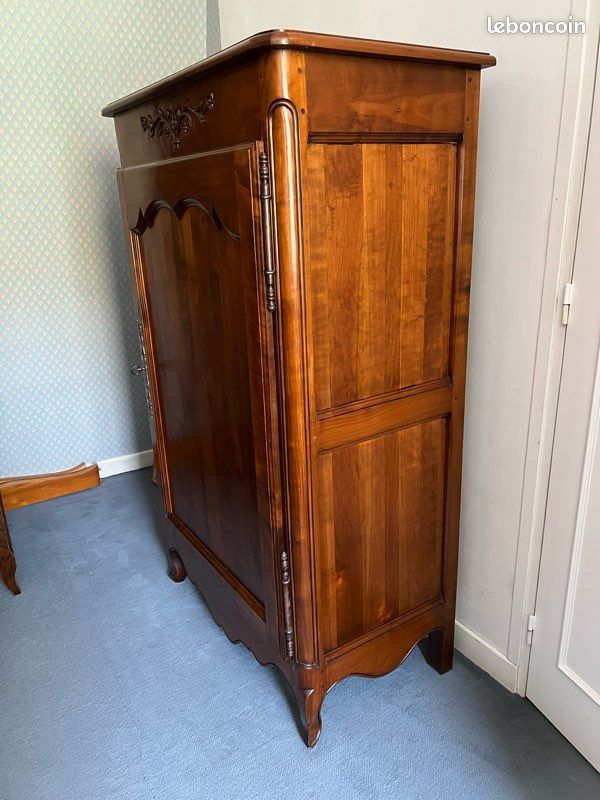 Meuble armoire en merisier (image 2)