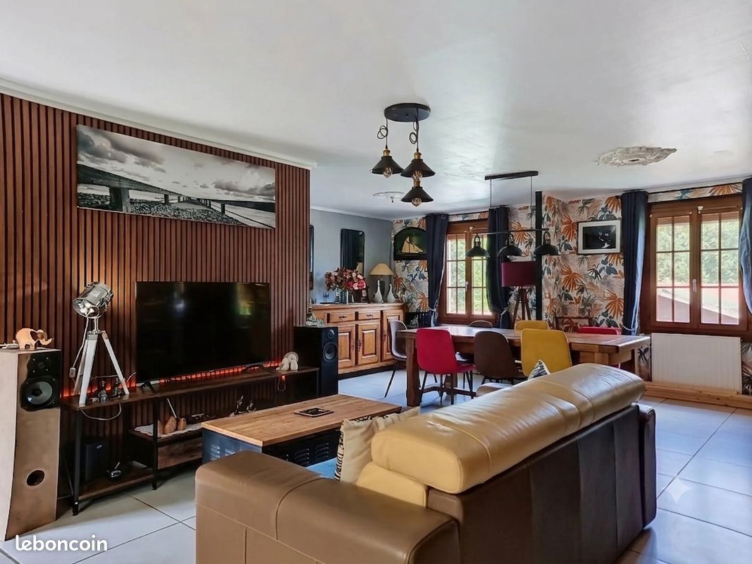 Maison 8 pièces 170 m² · à Val-de-Scie · 170 m² · 1 550 €/mois