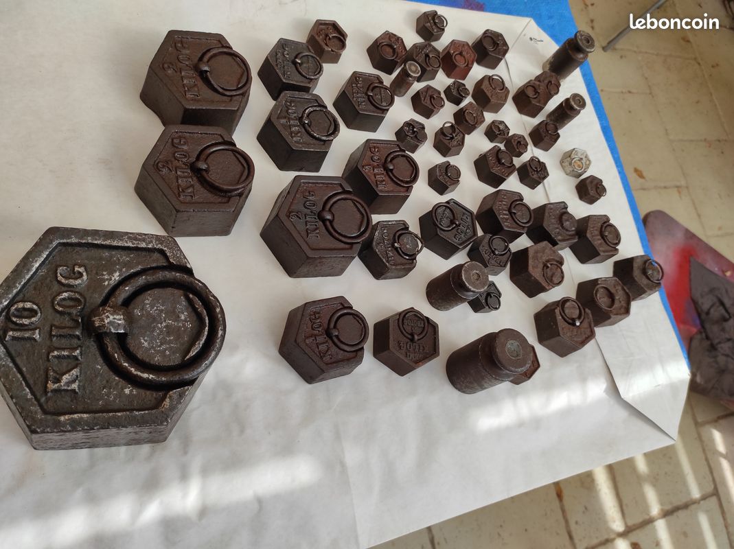 GROS POIDS DE 10 KILO plus LIVRAISON POSSIBLE CHARTRES le poids Lot 49 poids en fonte pour déco collection balance poids pour balance bascule agricole prix du lot 37 euros JE DISPOSE POIDS LAITON (image 8)