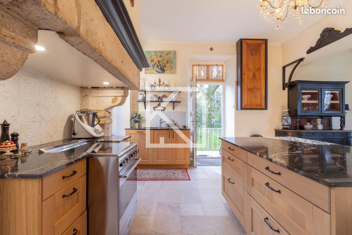 Propriété 9 pièces 296 m² (image 10)