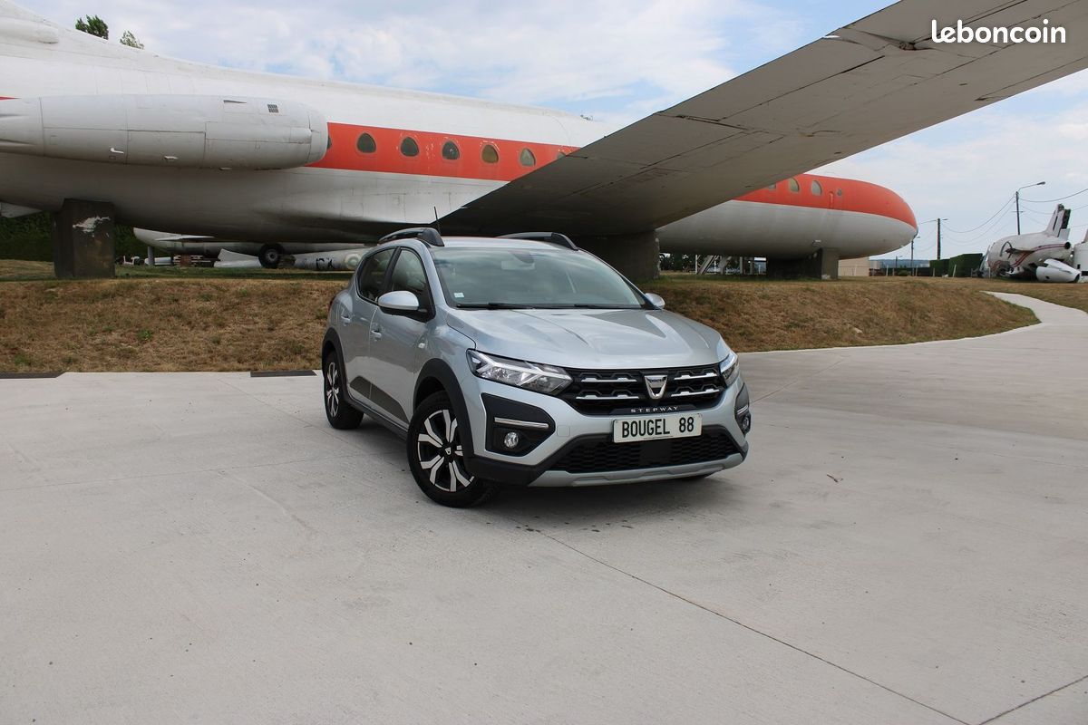 Dacia SANDERO 4 STEPWAY 1L TCE 90 CV TURBO BOITE 6 GPS CLIM AUTO RÉGULATEUR BLUETOOTH LEDS JA 16 (image 1)