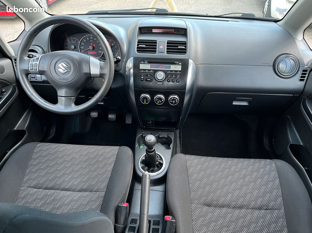 SUZUKI SX4 1.6i ESSENCE 110CV 137.500KMS CLIM POSSIBILITE GARANTIE 12 / 24 / 36 MOIS (image 7)