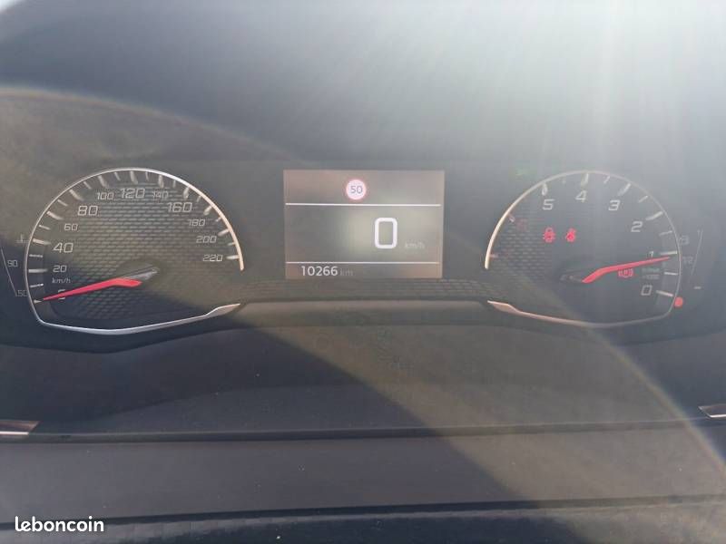 Peugeot 208 100 S&S BVM6 Style (image 17)