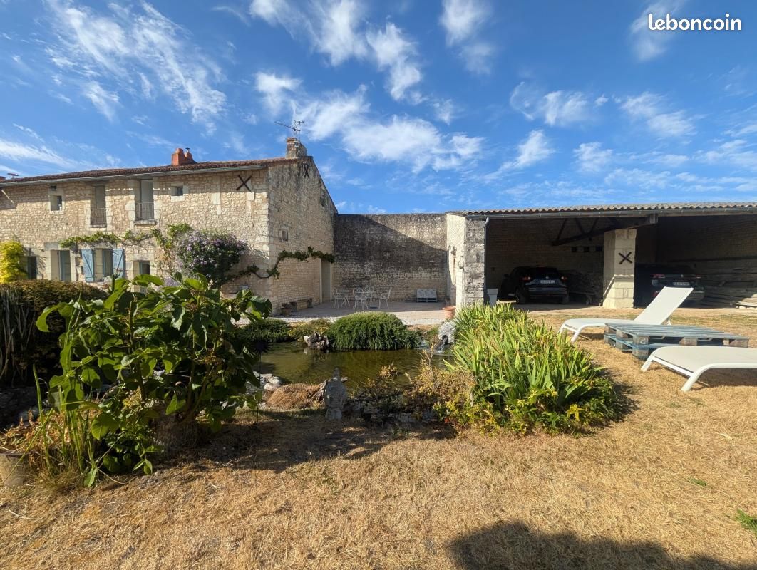 Maison 5 pièces 142 m² · à La Roche-Rigault · 142 m² · 237 000 €