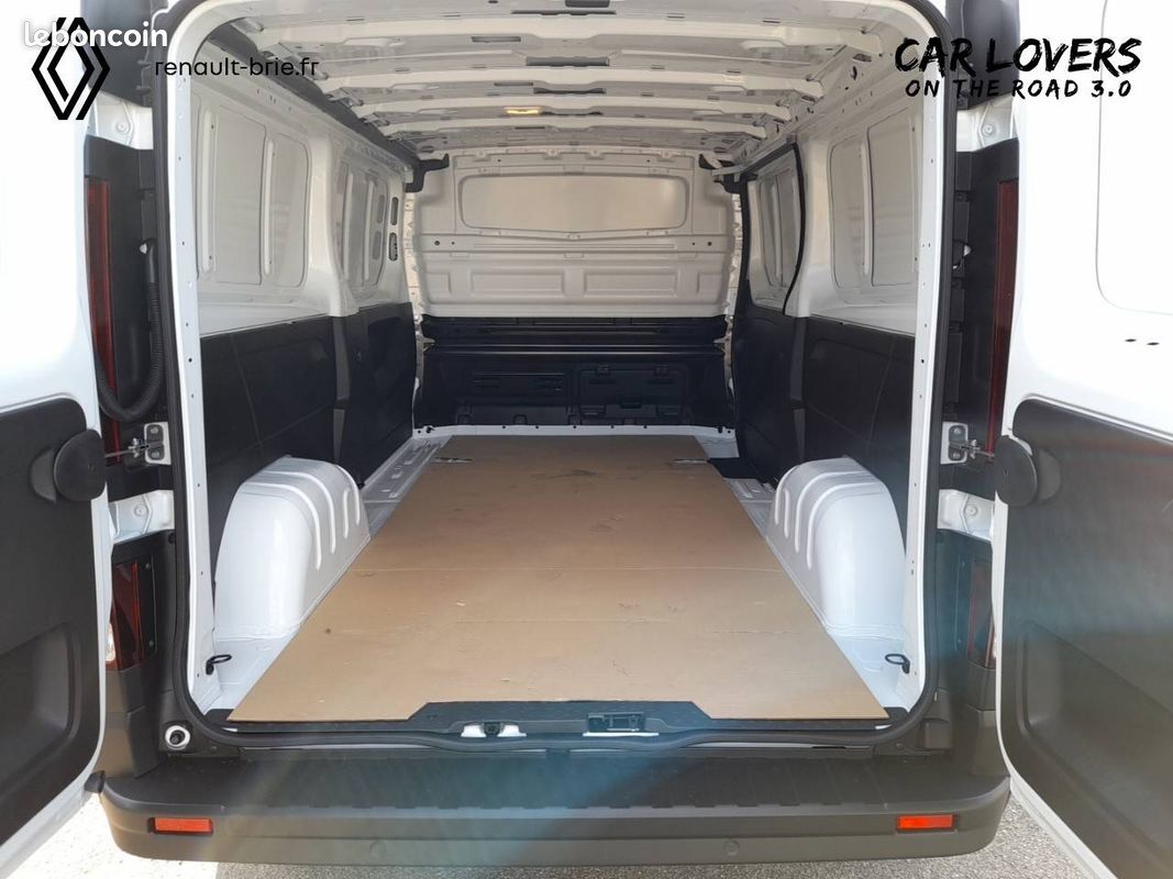 Renault trafic fgn l2h1 3t blue dci 130 gsr2 extra (image 23)