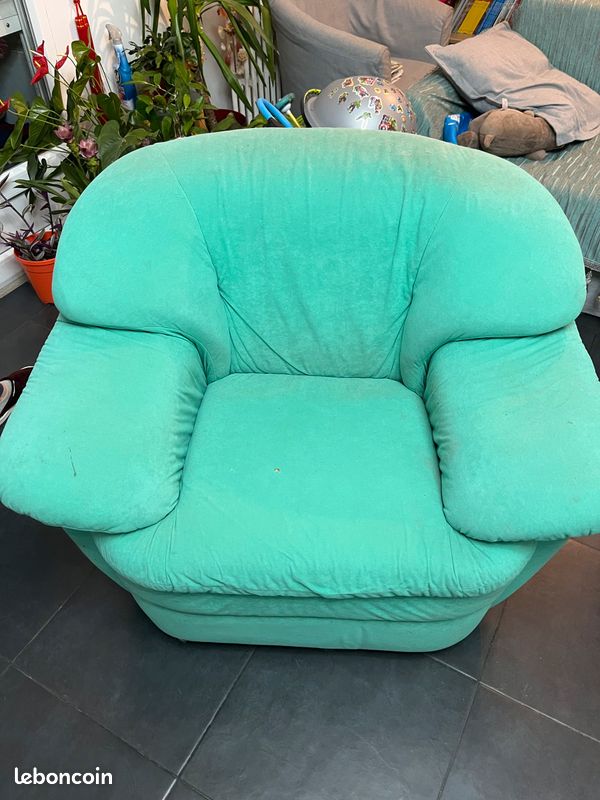 Sofa (image 1)
