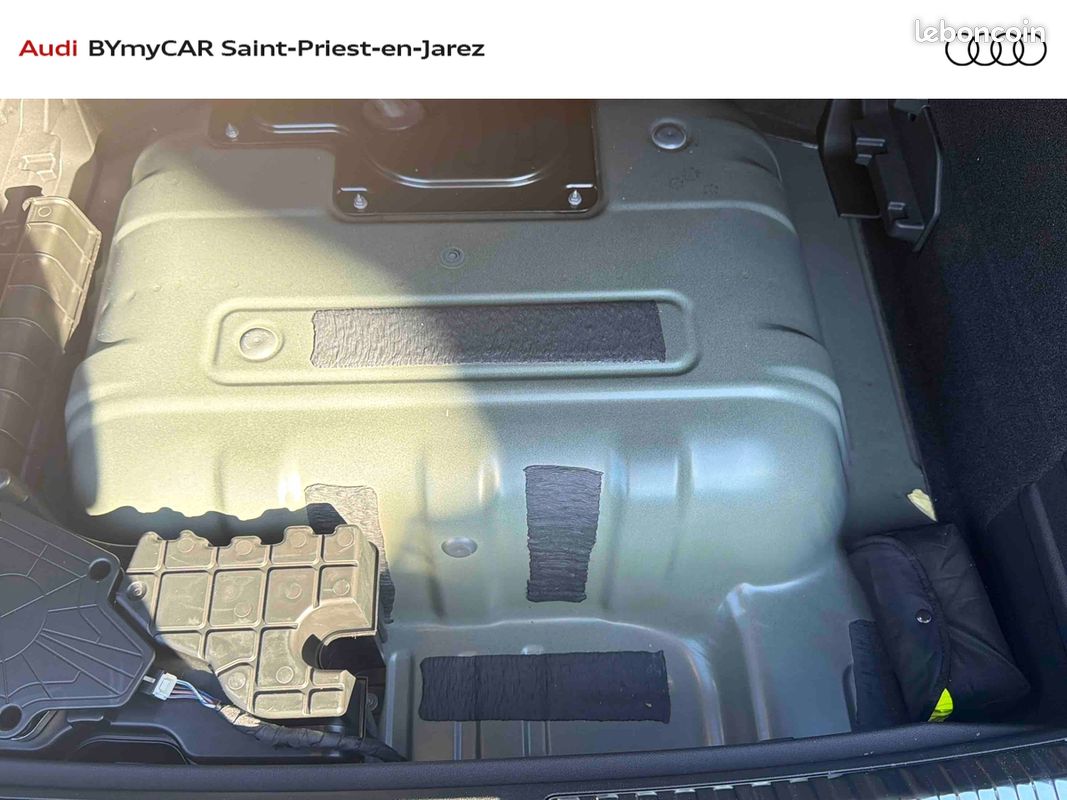 AUDI Q3 e-hybrid 272 ch S tronic 6 S line (image 20)
