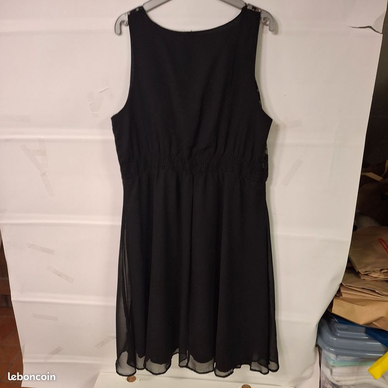 Robe Manoush Noire élastique - Taille 36, 67% Polyester 33% élasthanne - Neuve Avec étiquette