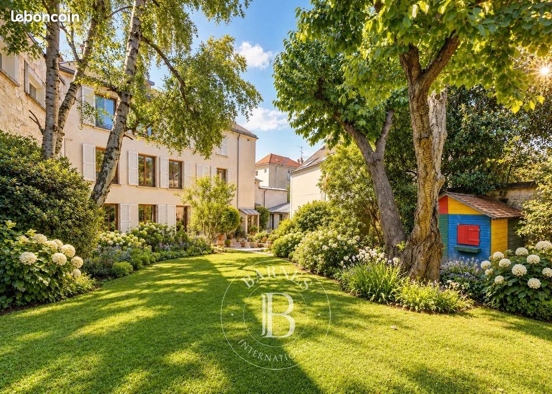 Maison 11 pièces 301 m² · à Saint-Germain-en-Laye · 301 m² · 2 550 000 €