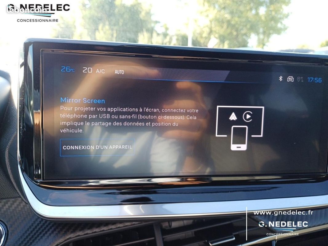 Peugeot 2008 1.2 Hybrid 145ch Allure e-DCS6 (image 16)