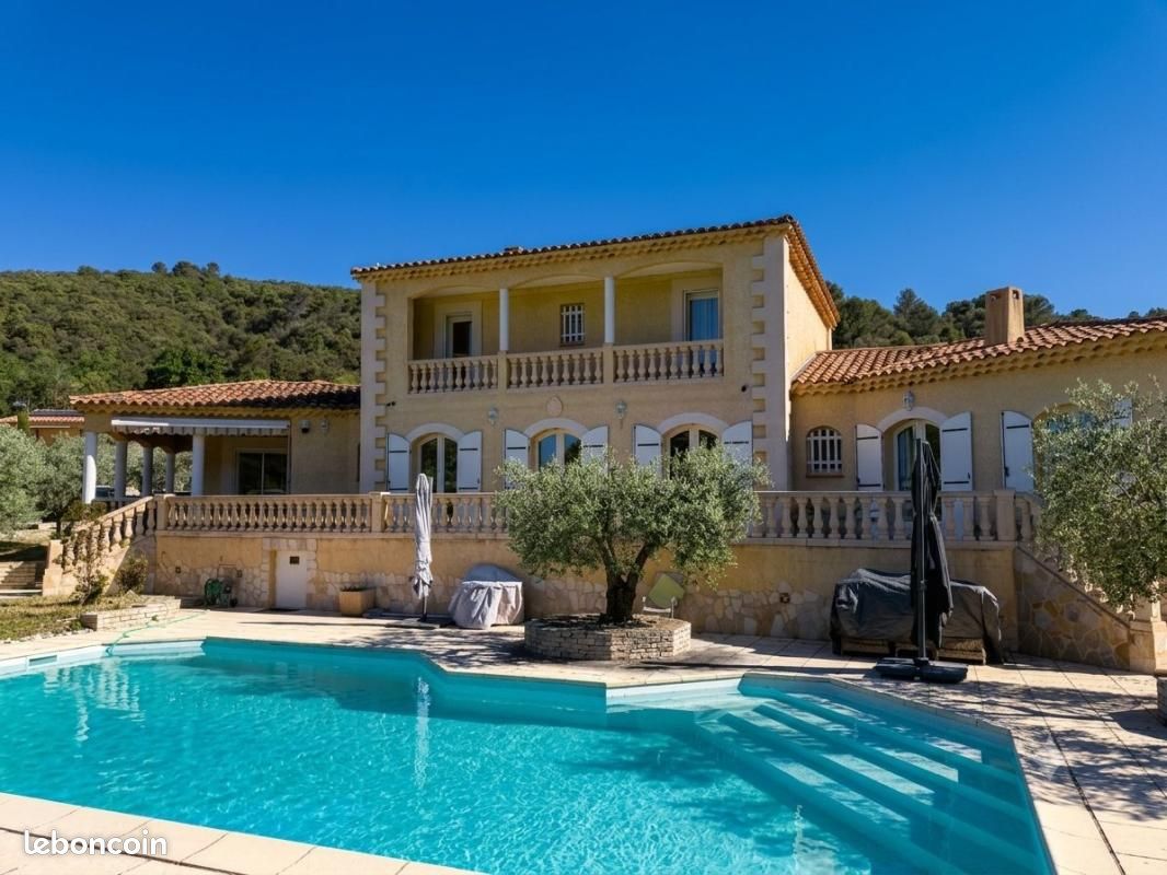 Maison 8 pièces 231 m² · à Oraison · 231 m² · 649 000 €
