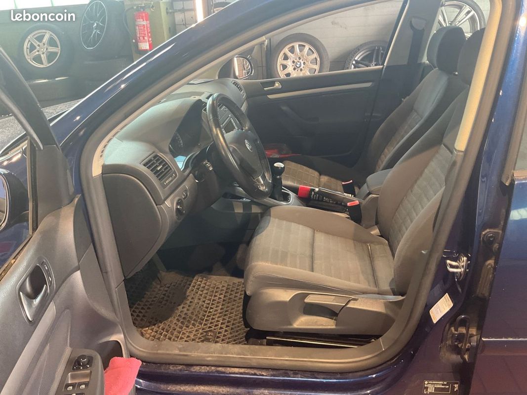 VOLKSWAGEN GOLF 1.4 80CV SVP lisez l'annonce ENTIEREMENT merci (image 3)