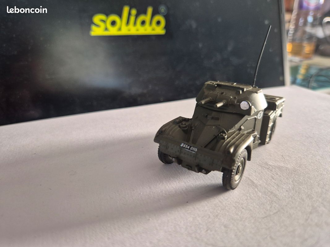 Le Panhard AML 60 en miniature militaire Dinky Toys France au 1/52e