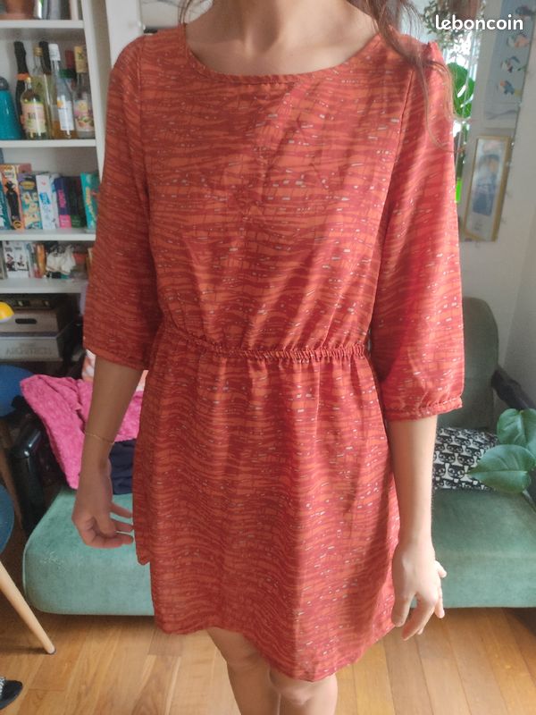 Robe orange à motifs (image 1)