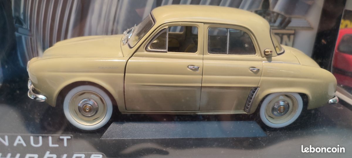 Voiture miniature Renault Dauphine Beige à l'échelle 1/18 par Norev (image 2)