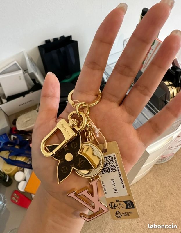Petit porte-clés pendentif LV (image 2)