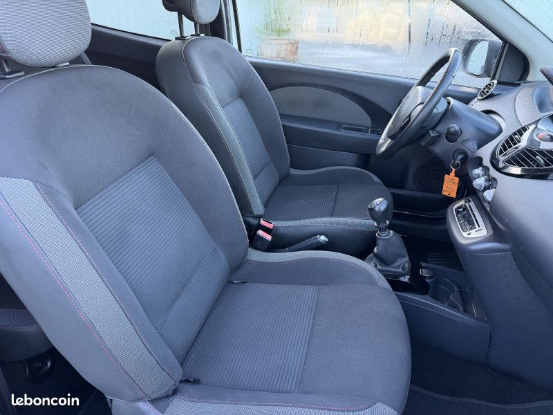 Renault TWINGO II 1.2 LEV 16V 75CH DYNAMIQUE ECO² (image 4)
