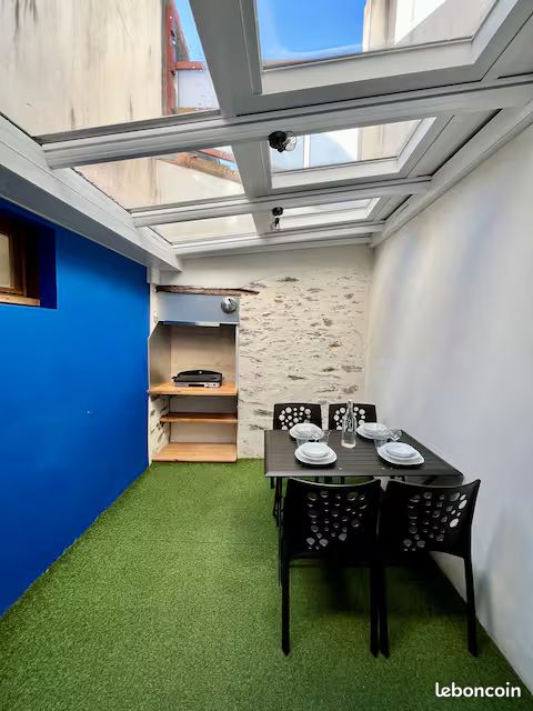 Coeur de ville avec patio, tout à pied (image 9)