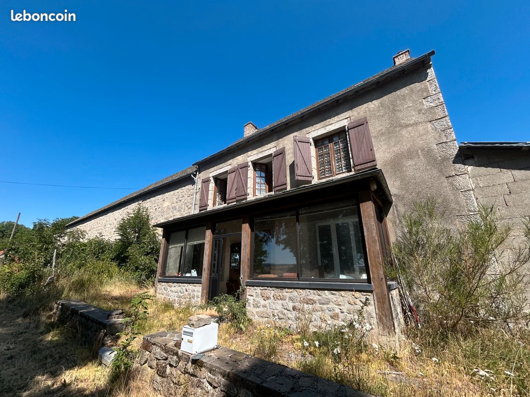 Maison 7 pièces 140 m² · à Saint-Urcize · 140 m² · 205 000 €