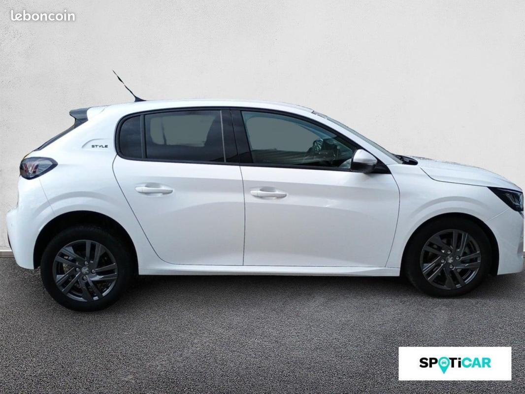 Peugeot 208 PureTech 100 S&S BVM6 Allure (image 4)