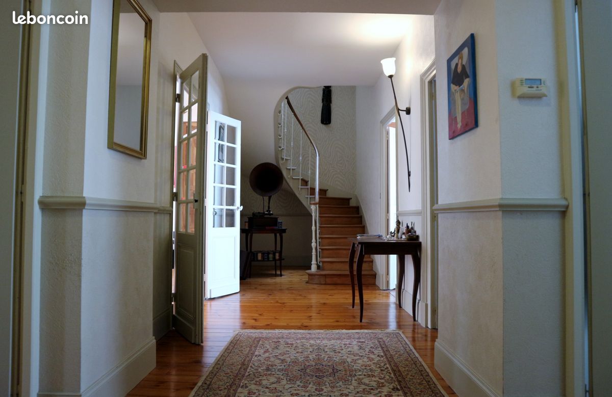Appartement 10 pièces 343 m² · à Saintes · 343 m² · 491 150 €