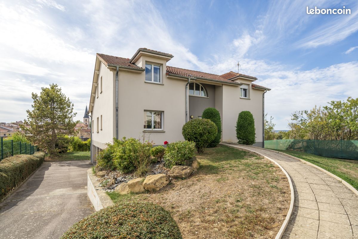 Maison 8 pièces 232 m² · à Gondreville · 232 m² · 534 000 €