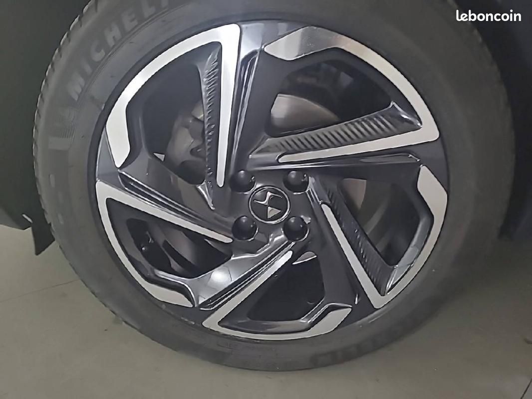 DS 3 Crossback DS3 BlueHDi 130 EAT8 - Grand Chic (image 13)