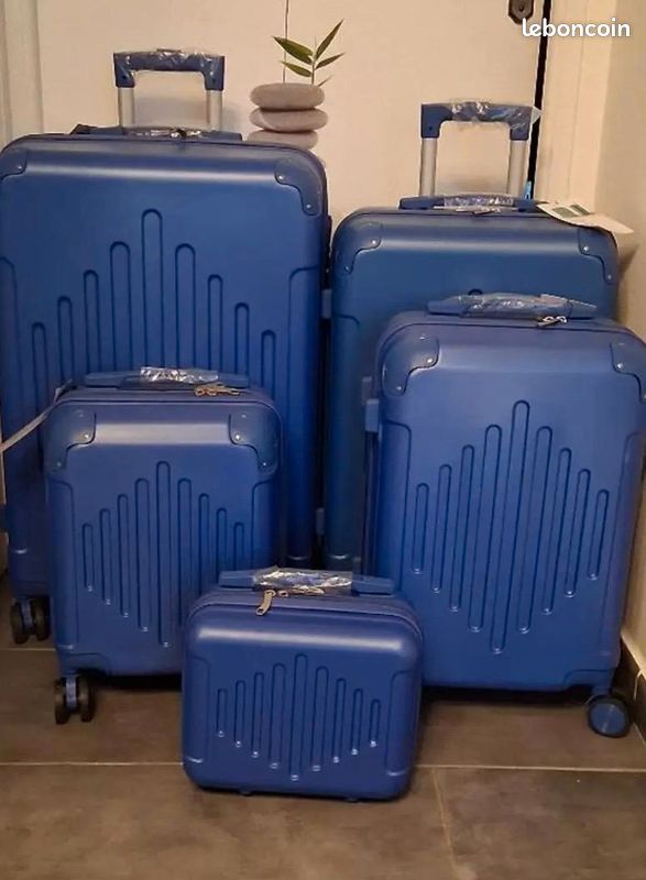 Set de 5 Valise Bleu Neuf Jamais Utilisé (image 1)
